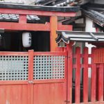 ひっそり